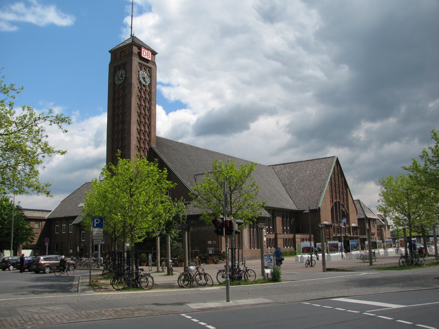 Oldenburger Hauptbahnhof von außen