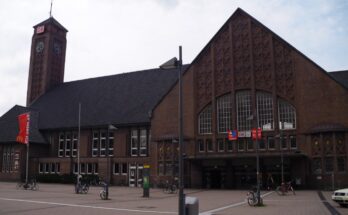 Empfangsgebäude des Oldenburger Hauptbahnhofs
