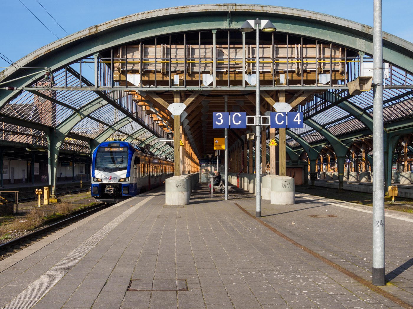 Gleishalle des Oldenburger Hauptbahnhofs
