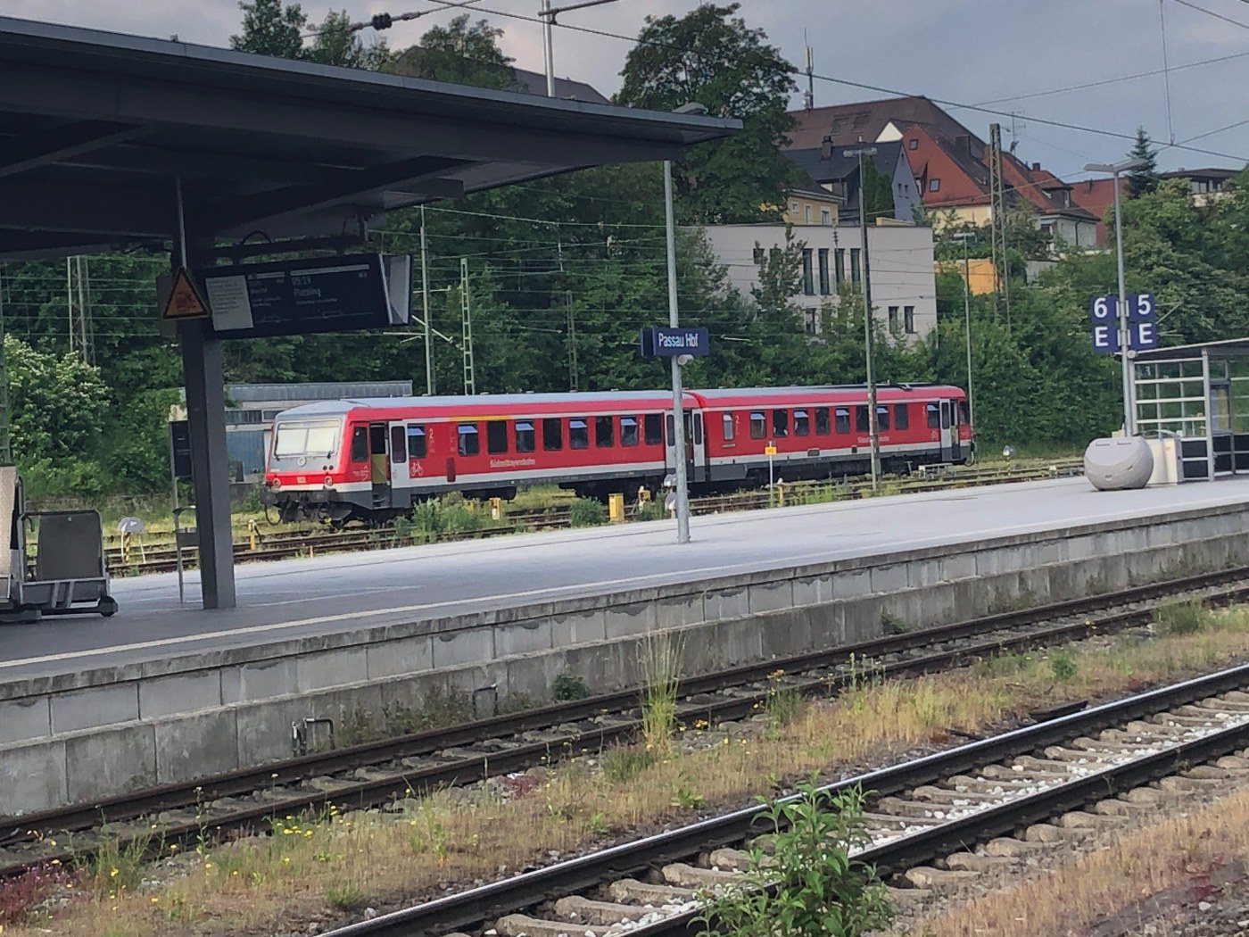 Triebwagen im Passauer Hauptbahnhof