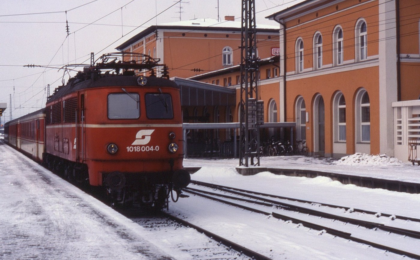 Österreichische Lok in Passau (1991)