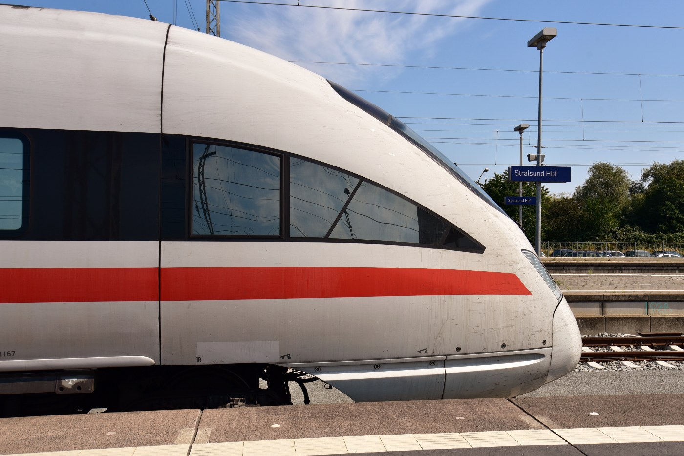 ICE im Bahnhof Stralsund