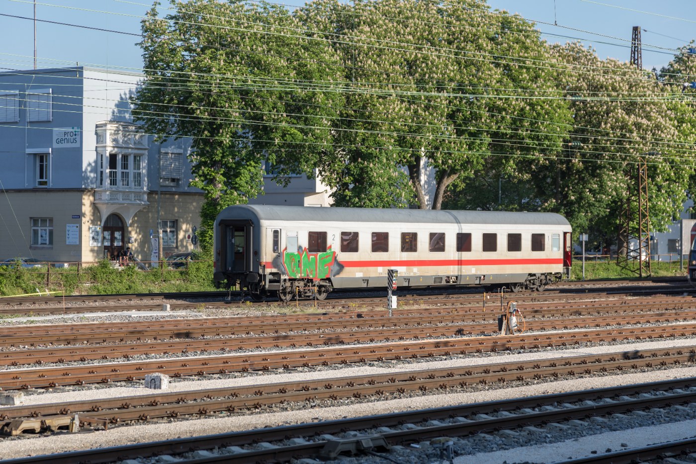 Ulm Hauptbahnhof, Fassade
