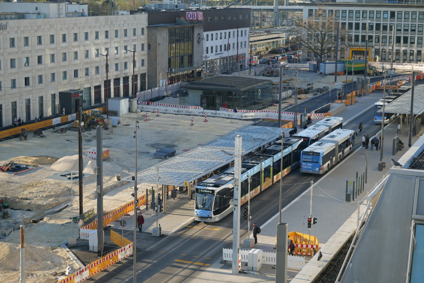 Straßenbahn am Ulmer Hauptbahnhof