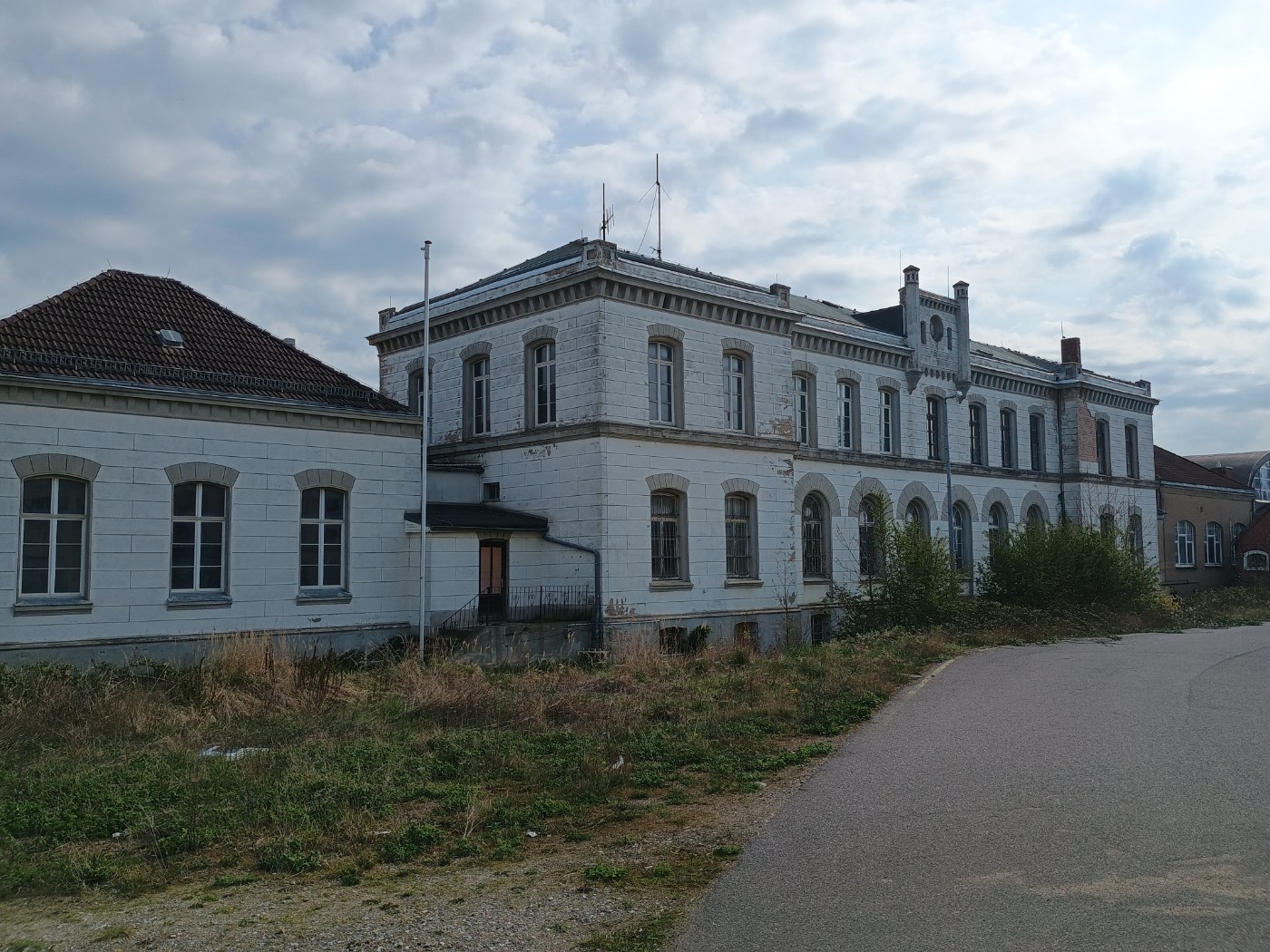 Bahnhof Wismar, Halle