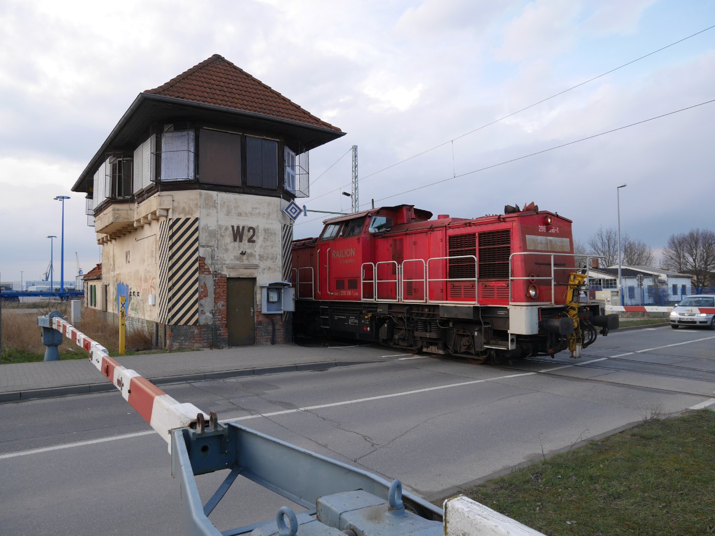 Diesellok im Bahnhof Wismar