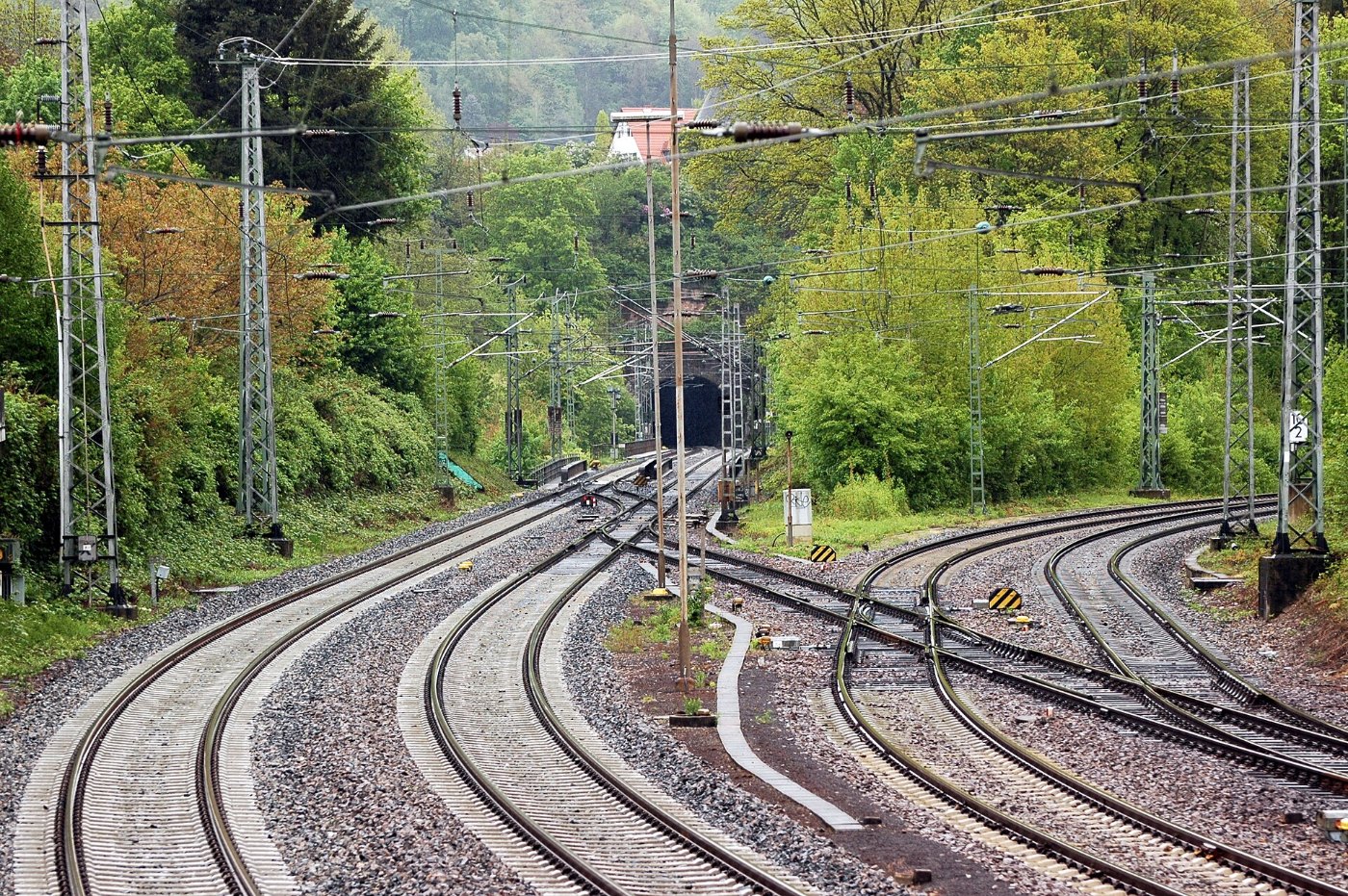 Neckargemünd Eisenbahnstrecke S1 (links) und S5, S51 (rechst)