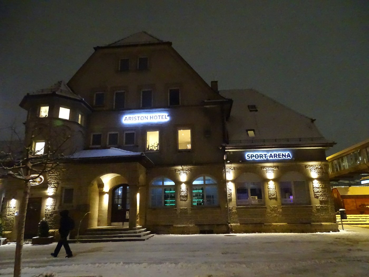 Bahnhof Sindelfingen at night 02