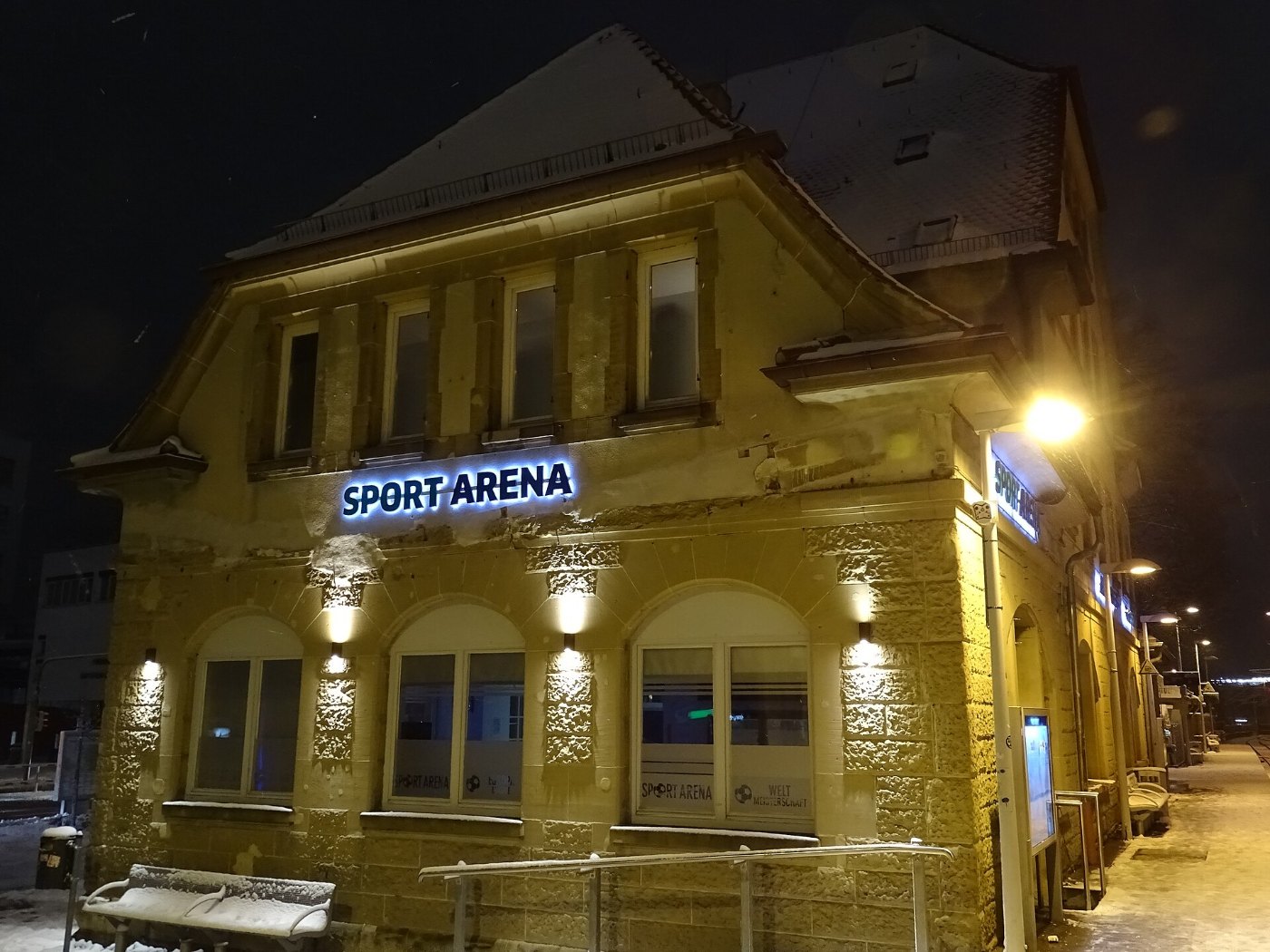 Bahnhof Sindelfingen at night 12