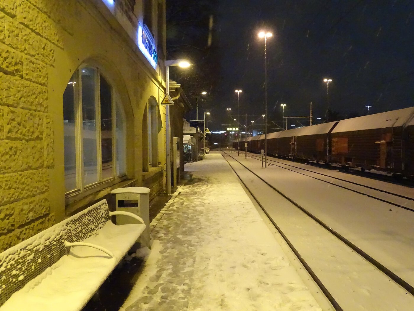 Bahnhof Sindelfingen at night 15