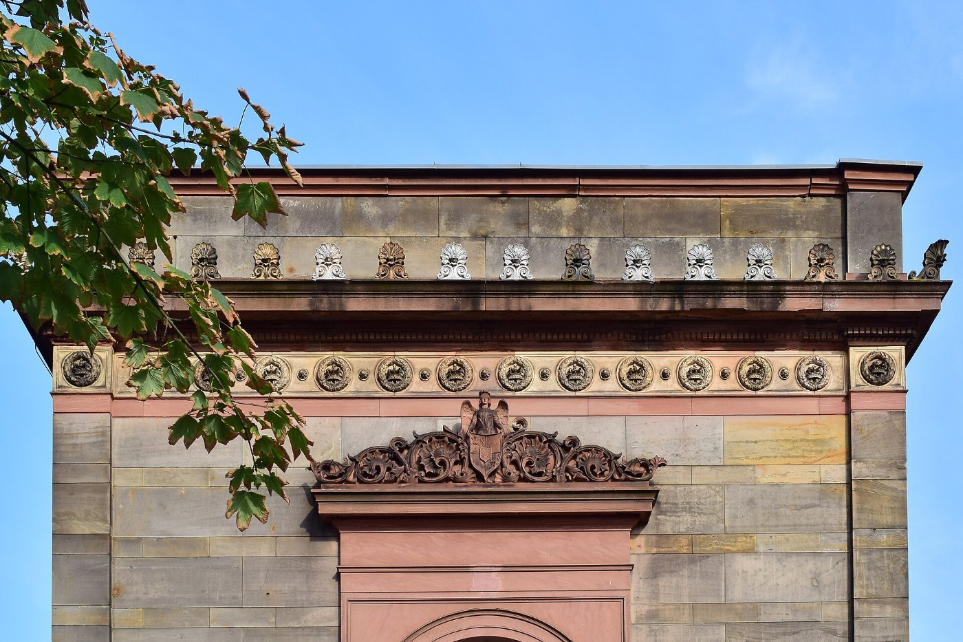 Veitshöchheim Königspavillon am Bahnhof Detail