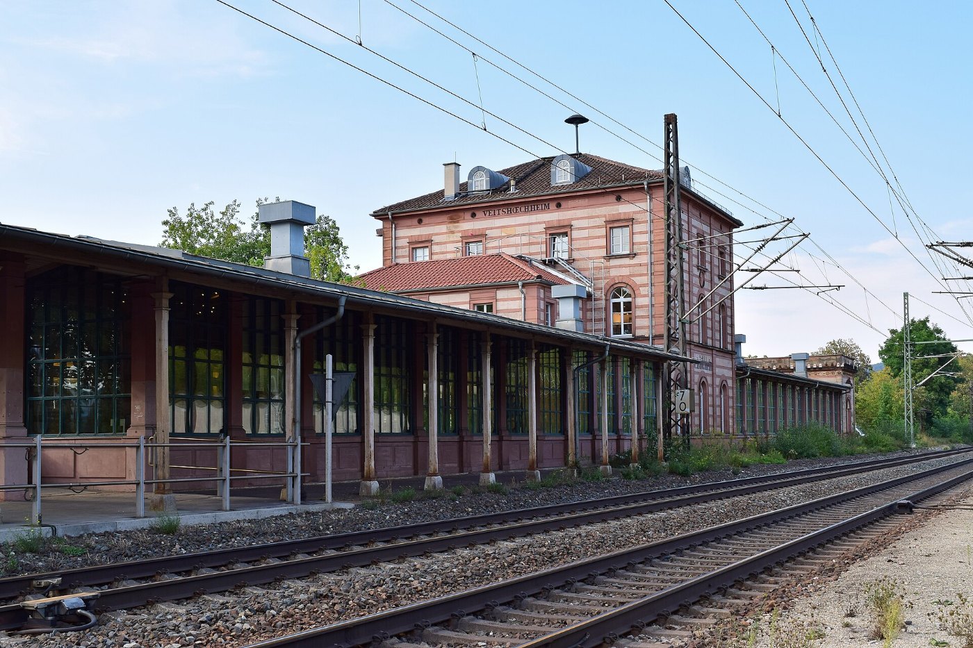 Veitshöchheim altes Bahnhofsgebäude Rückseite