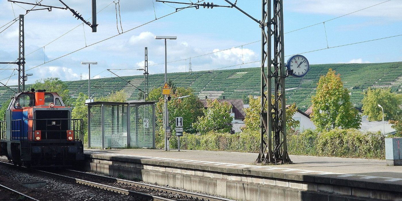 Beim 366 km langen Neckartalradweg, Bahnhof Lauffen am Neckar panoramio