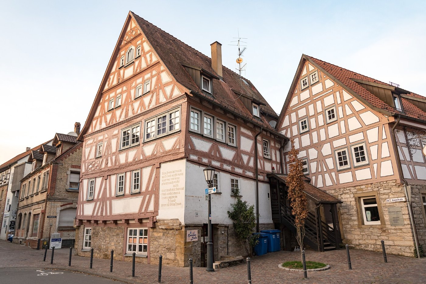 Möckmühl, Hauptstraße 10 und 10 1 002