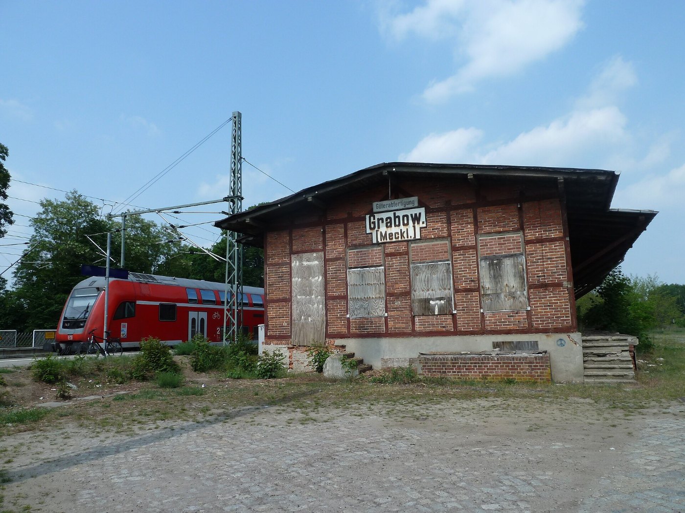 BahnhofGrabowGueterschuppen