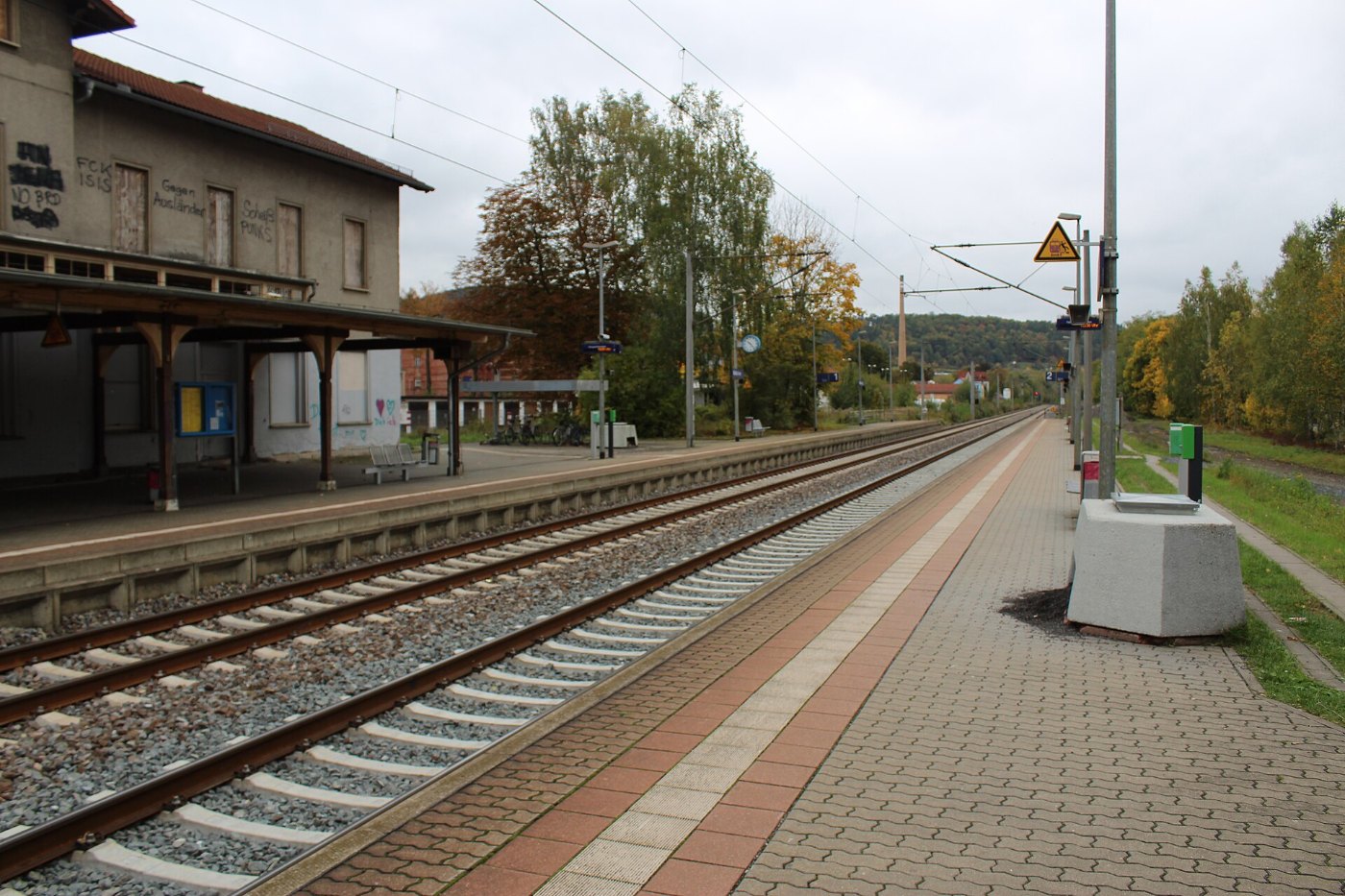 Bf Kahla, Bahnsteige