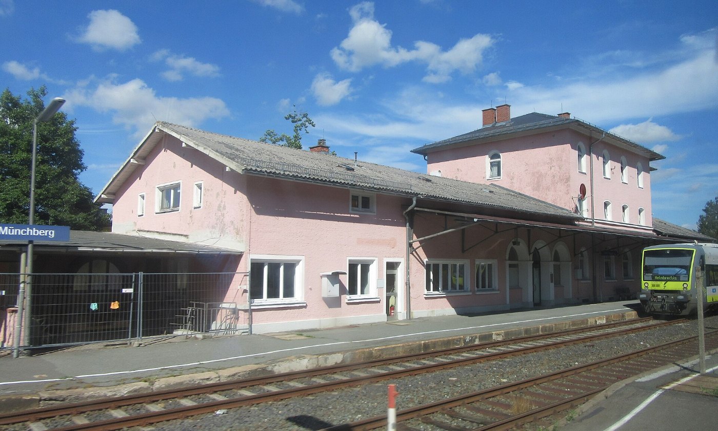Bahnhof Münchberg mit Agilis Regioshuttle