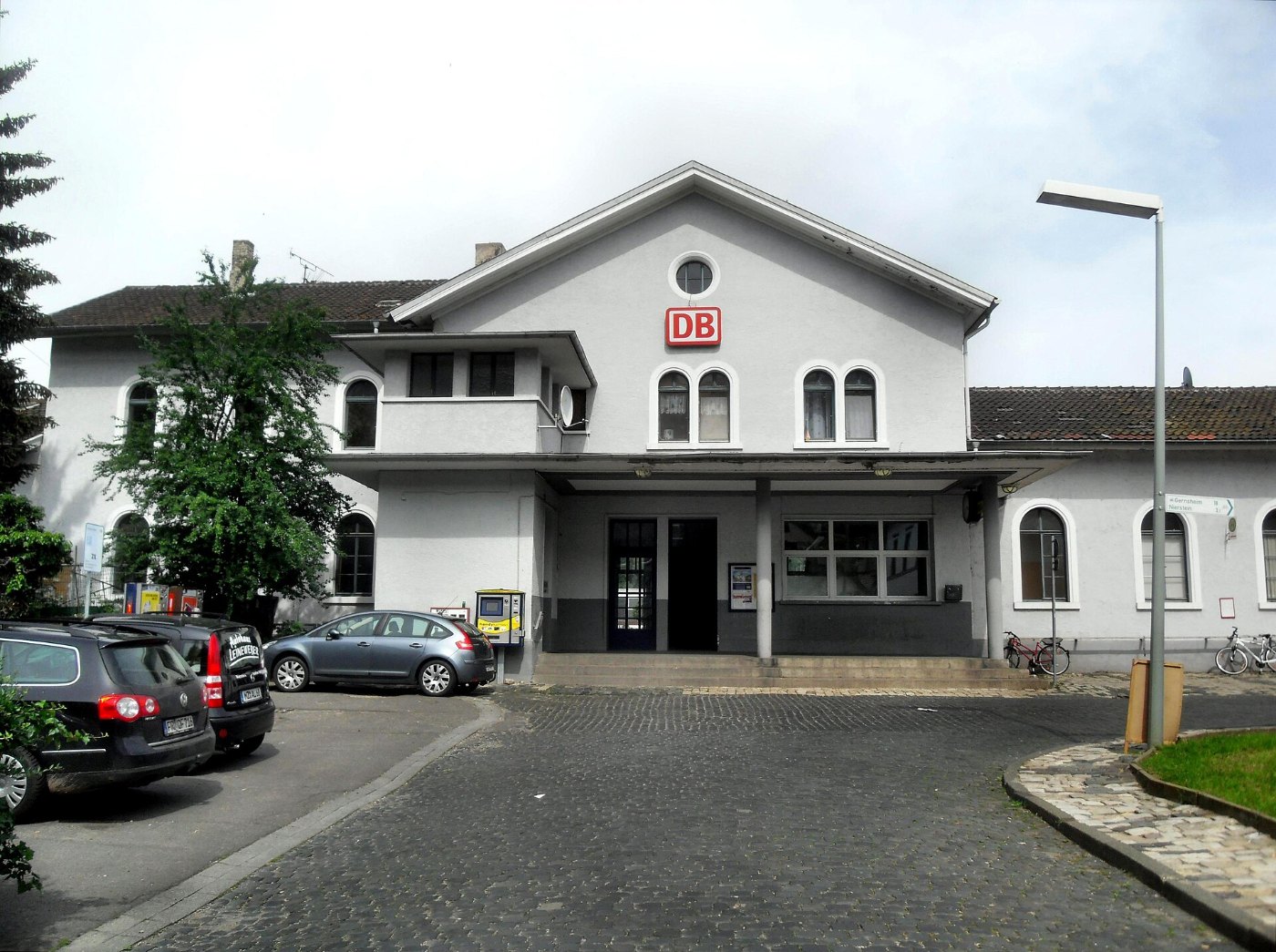 Oppenheimer Bahnhof Haupteingang 21.5.2009