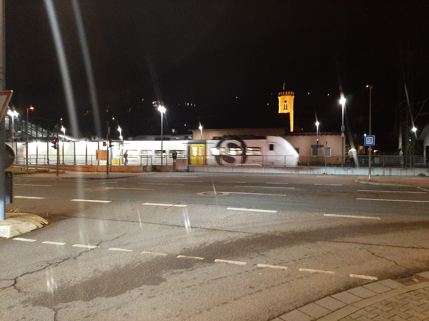 Bahnhof Oppenheim Mireo in der Nacht