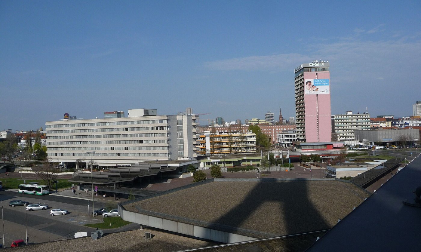 Bahnhofsvorplatz Ludwigshafen 04