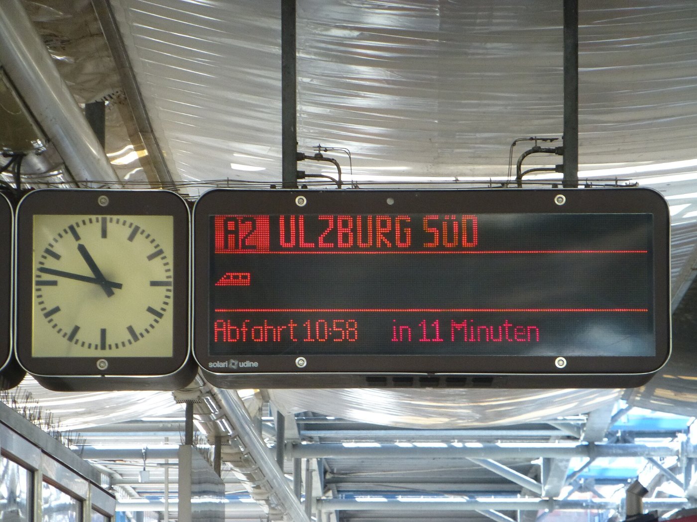 AKN at Norderstedt Mitte 03