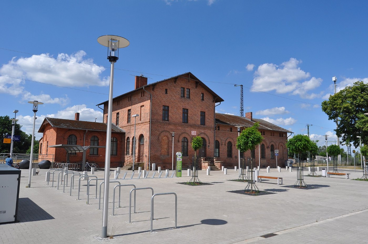 Züssow Bahnhofsplatz 003