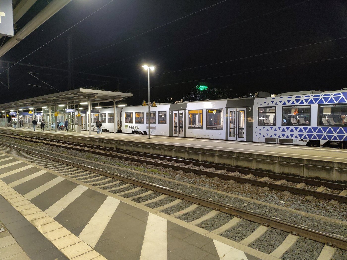 Bahnhof Ingelheim RE3 nach Kirn in der Nacht