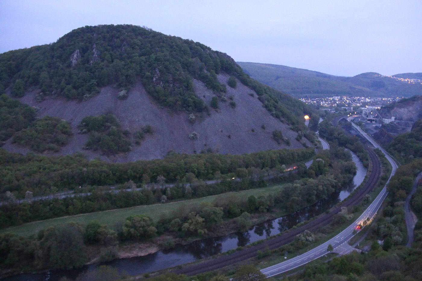 Hellberg mit Tunnel an der Nahe bei Kirn