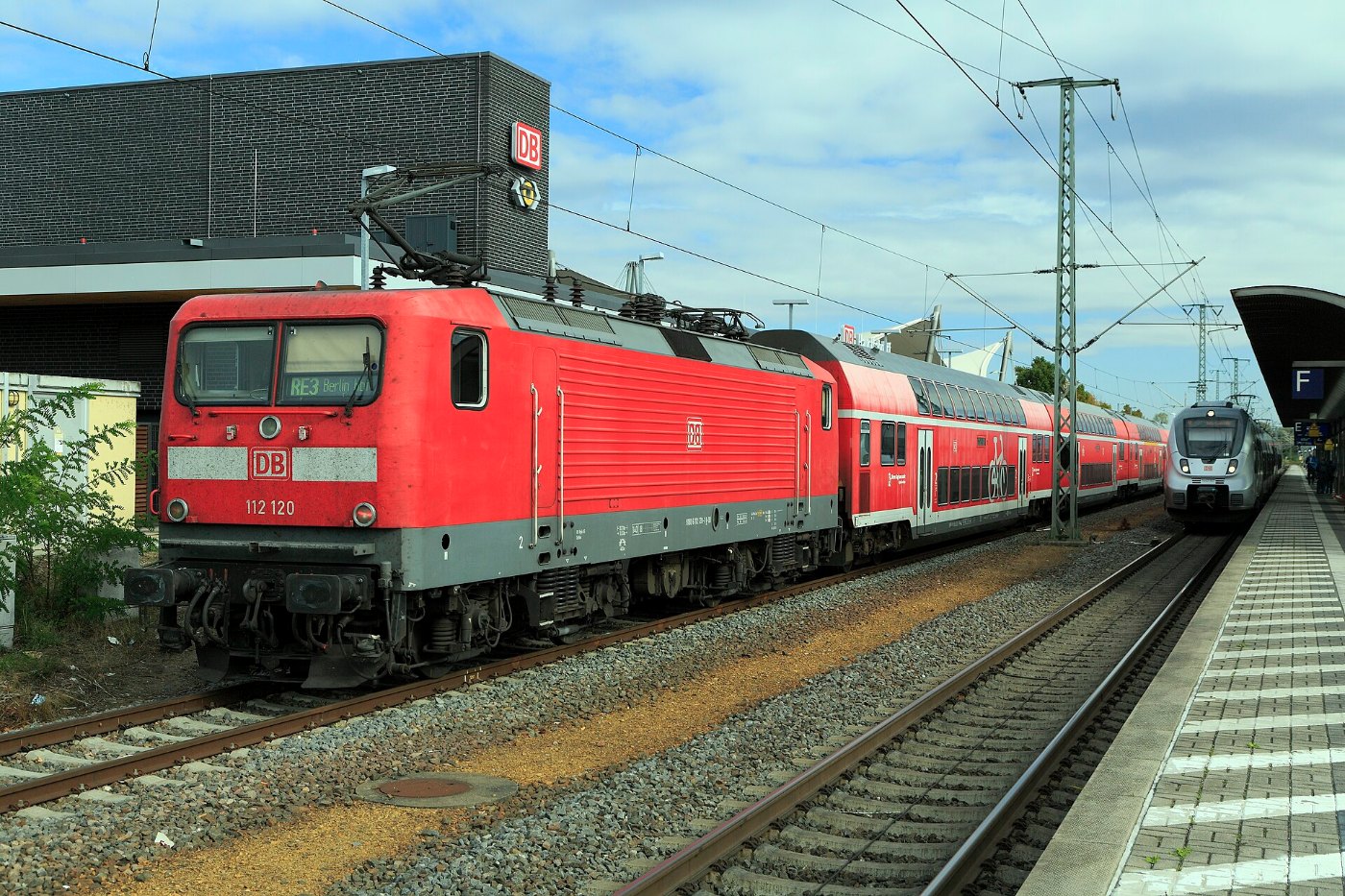 Baureihe 112 im Bahnhof Lutherstadt Wittenberg