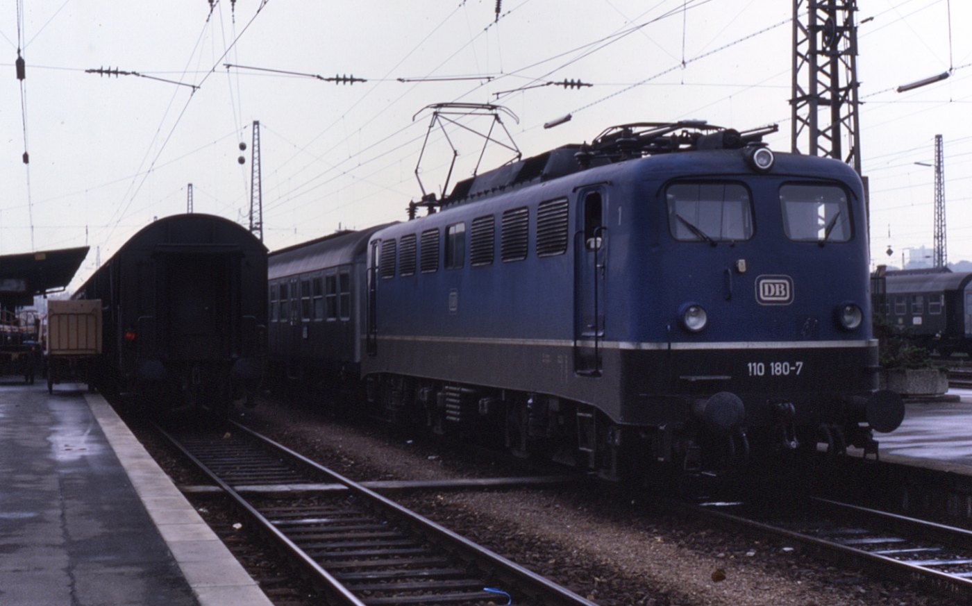 Baureihe 110 im Heilbronner Hauptbahnhof (1987)