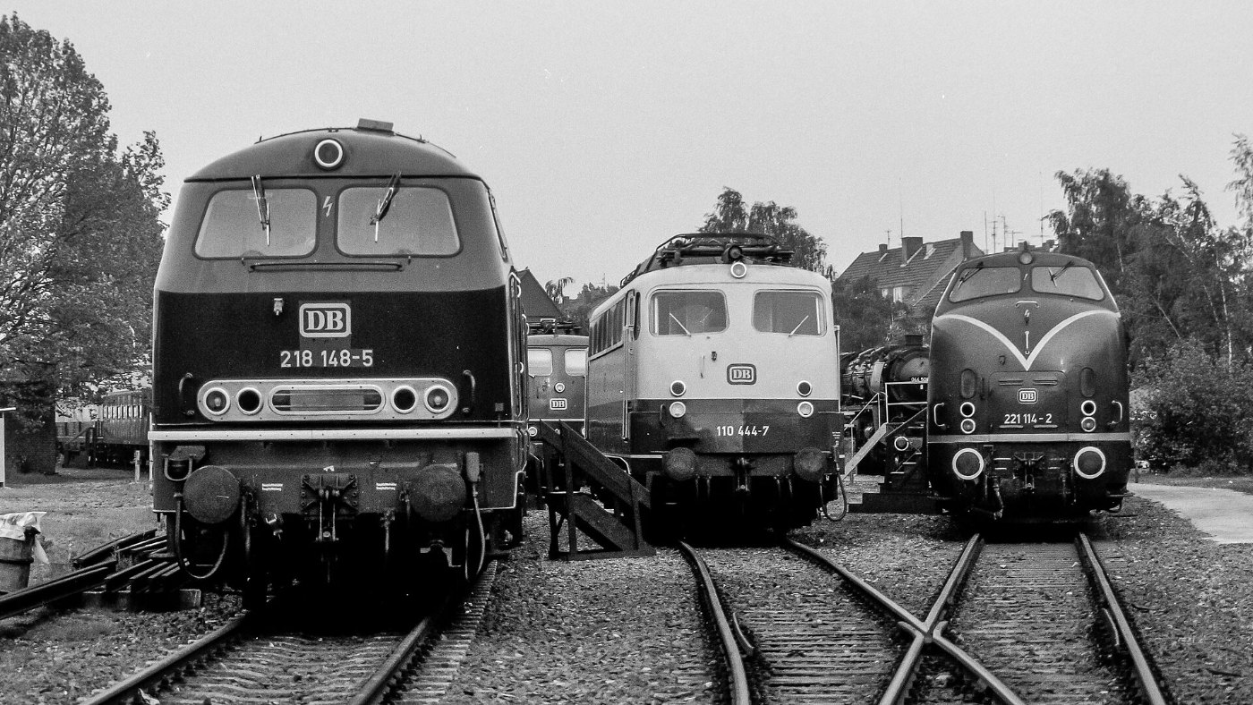 Loks der Baureihen 218, 110 und 221 im Bahnhof Emmerich