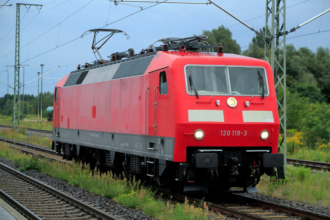 Baureihe 120 im Bahnhof Lutherstadt Wittenberg