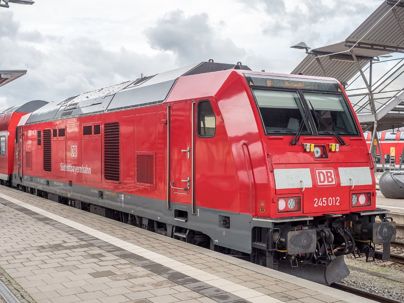 Baureihe 245 im Bahnhof Mühldorf