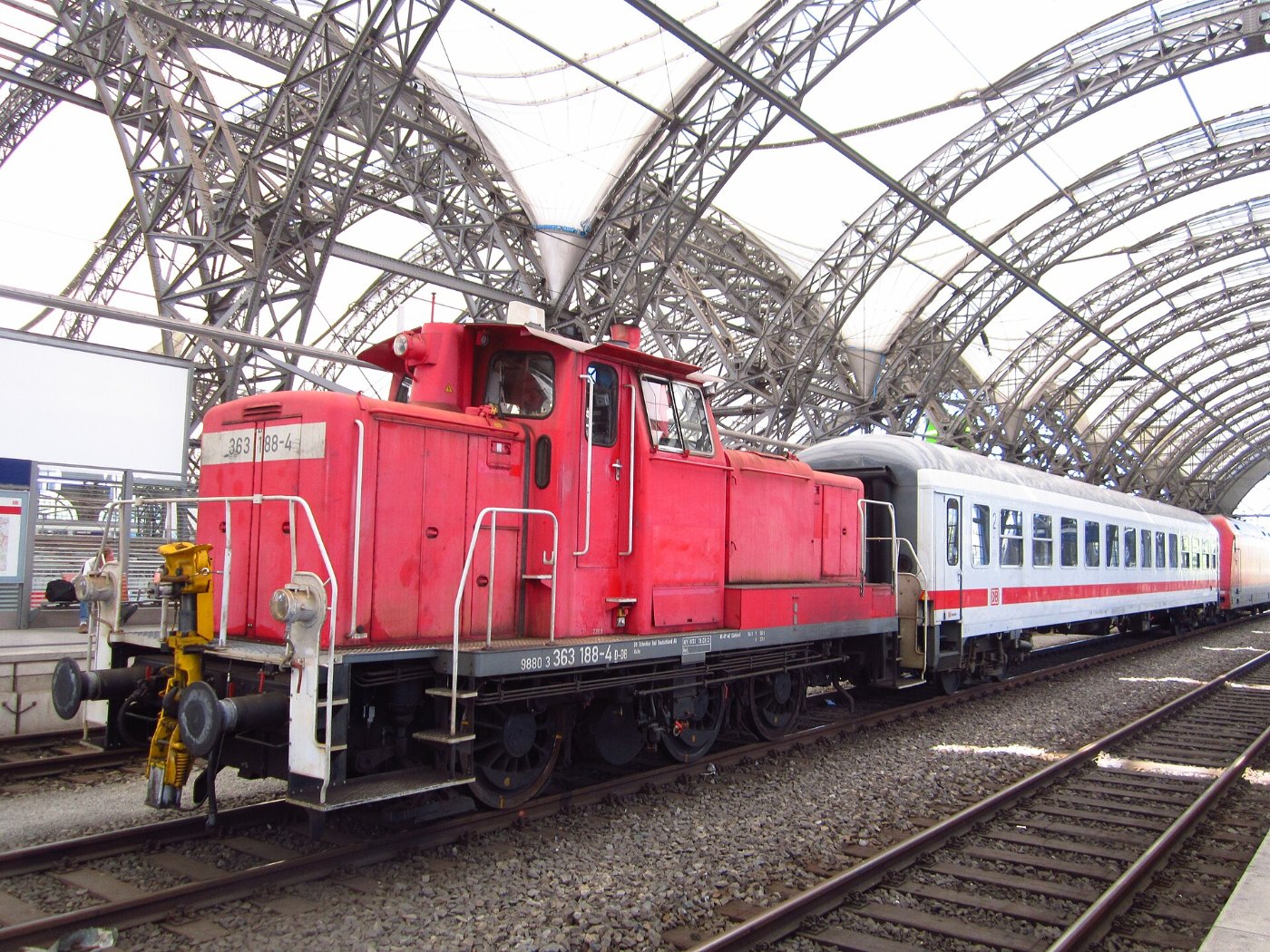 Rangierlok der Baureihe 363 im Dresdner Hauptbahnhof
