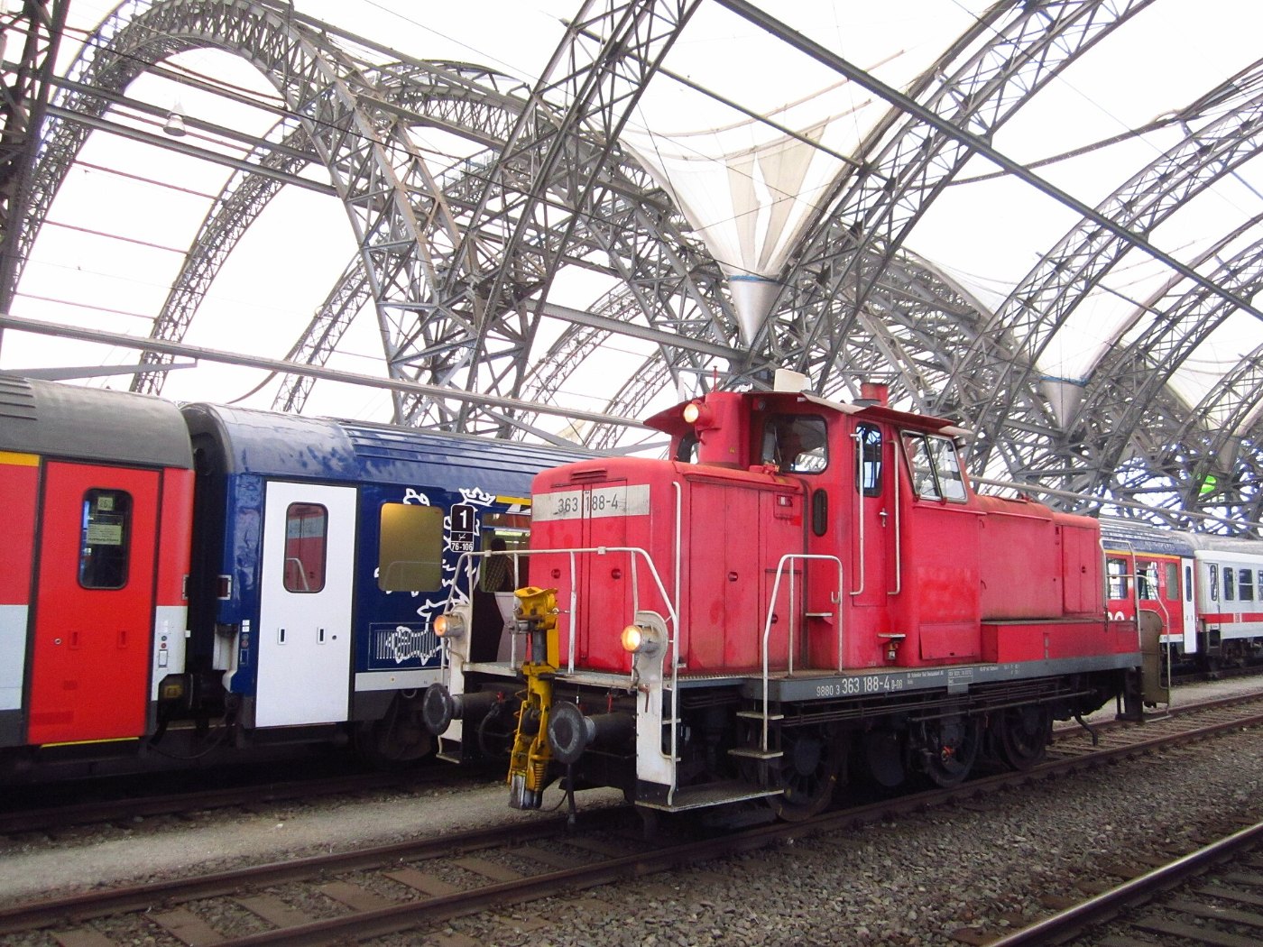Rangierlok der Baureihe 363 im Dresdner Hauptbahnhof