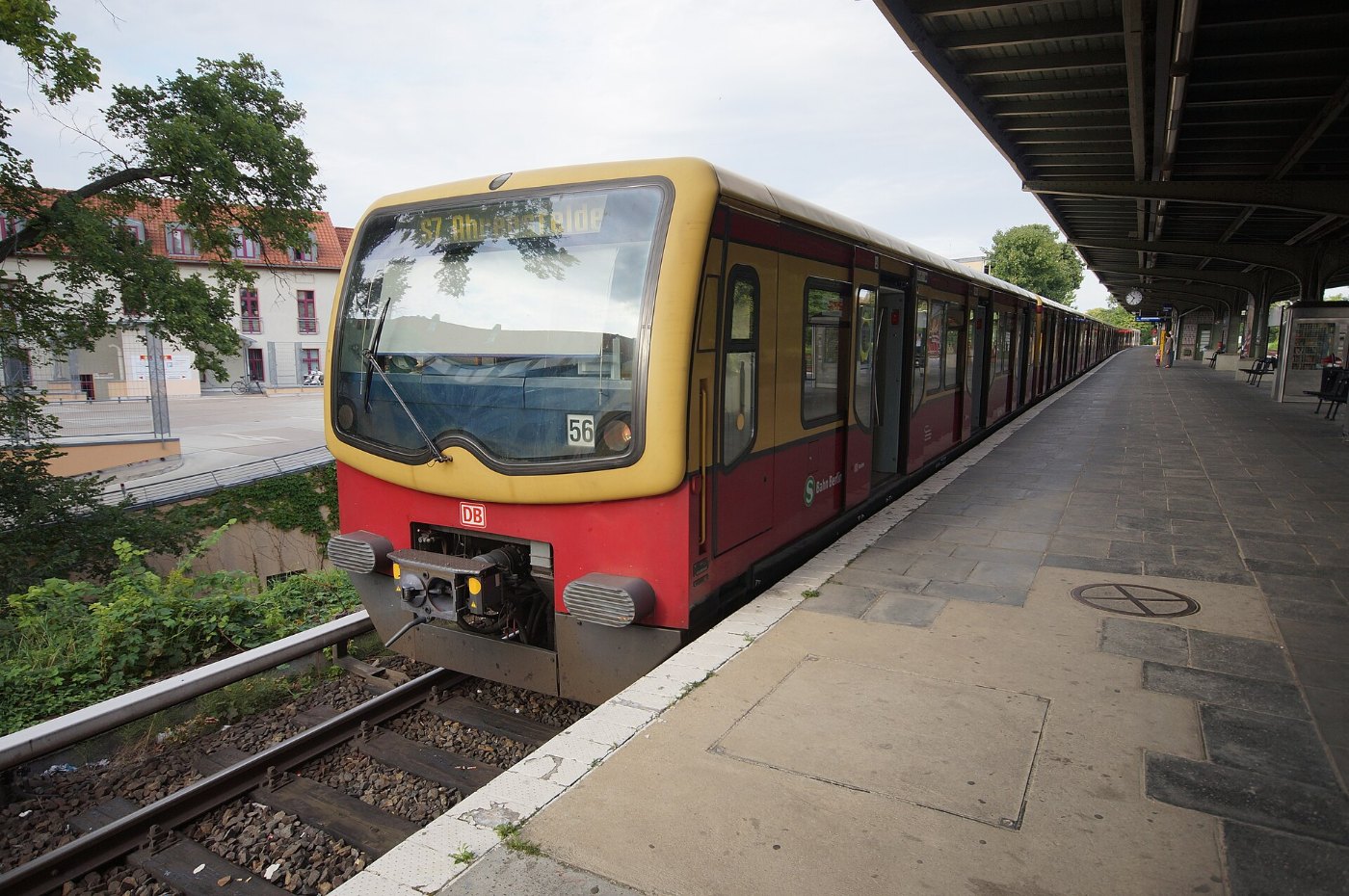 Potsdam Babelsberg Bahnhof Potsdam Babelsberg auf Bahnsteig zu Gleis 1 R