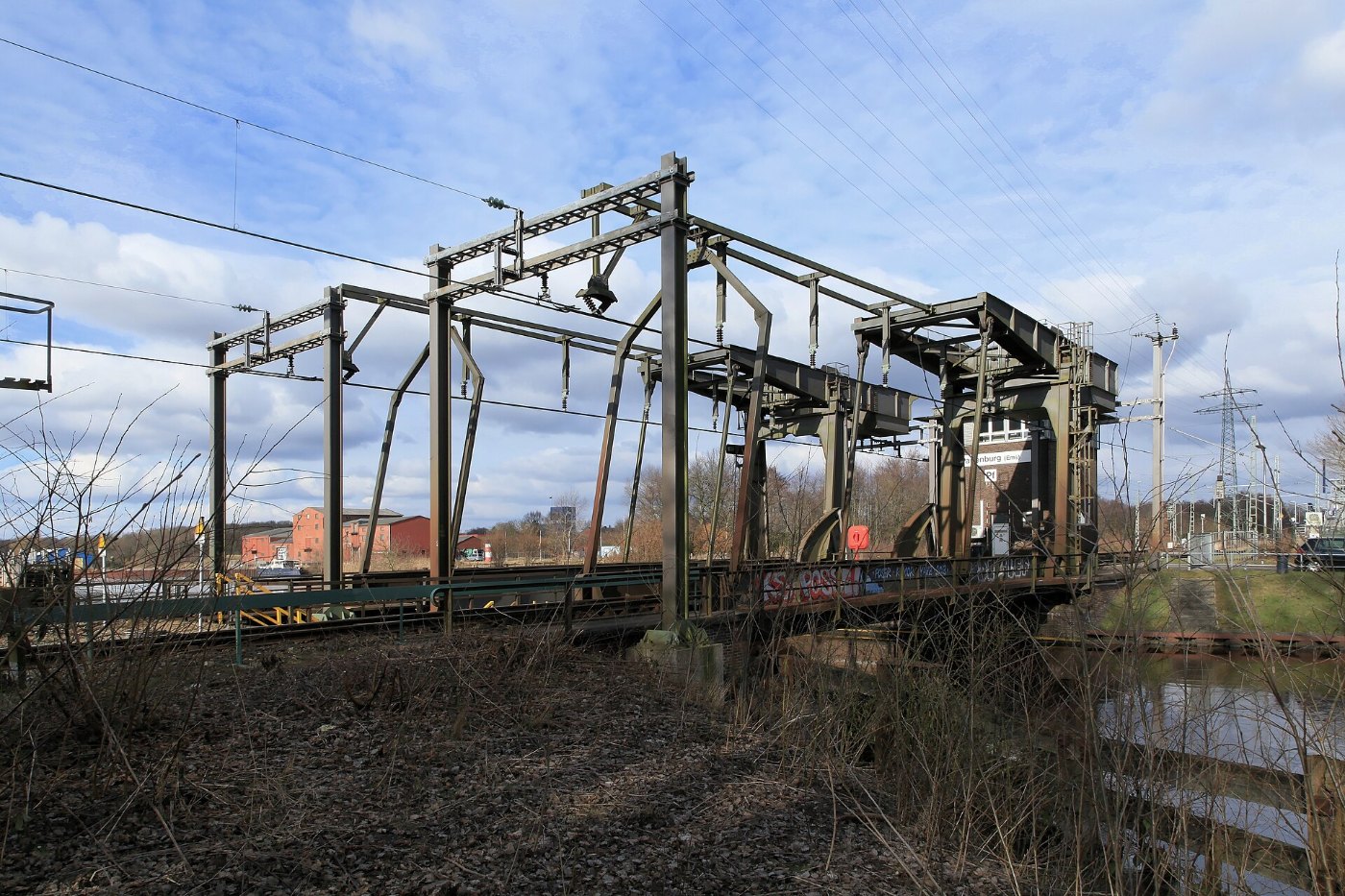 Papenburg An der Alten Werft Bahnbrücke + Stellwerk 01 ies