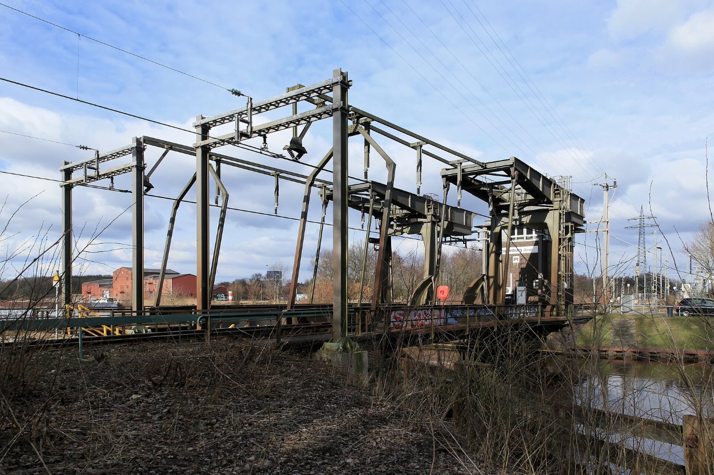 Papenburg An der Alten Werft Bahnbrücke + Stellwerk 02 ies