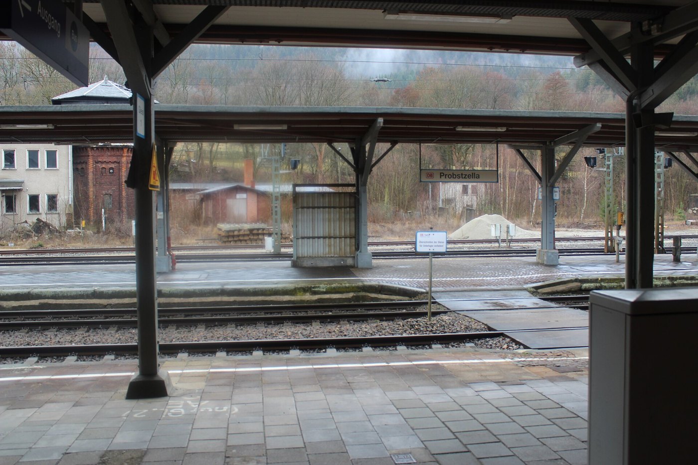 Bf Probstzella, Bahnsteige