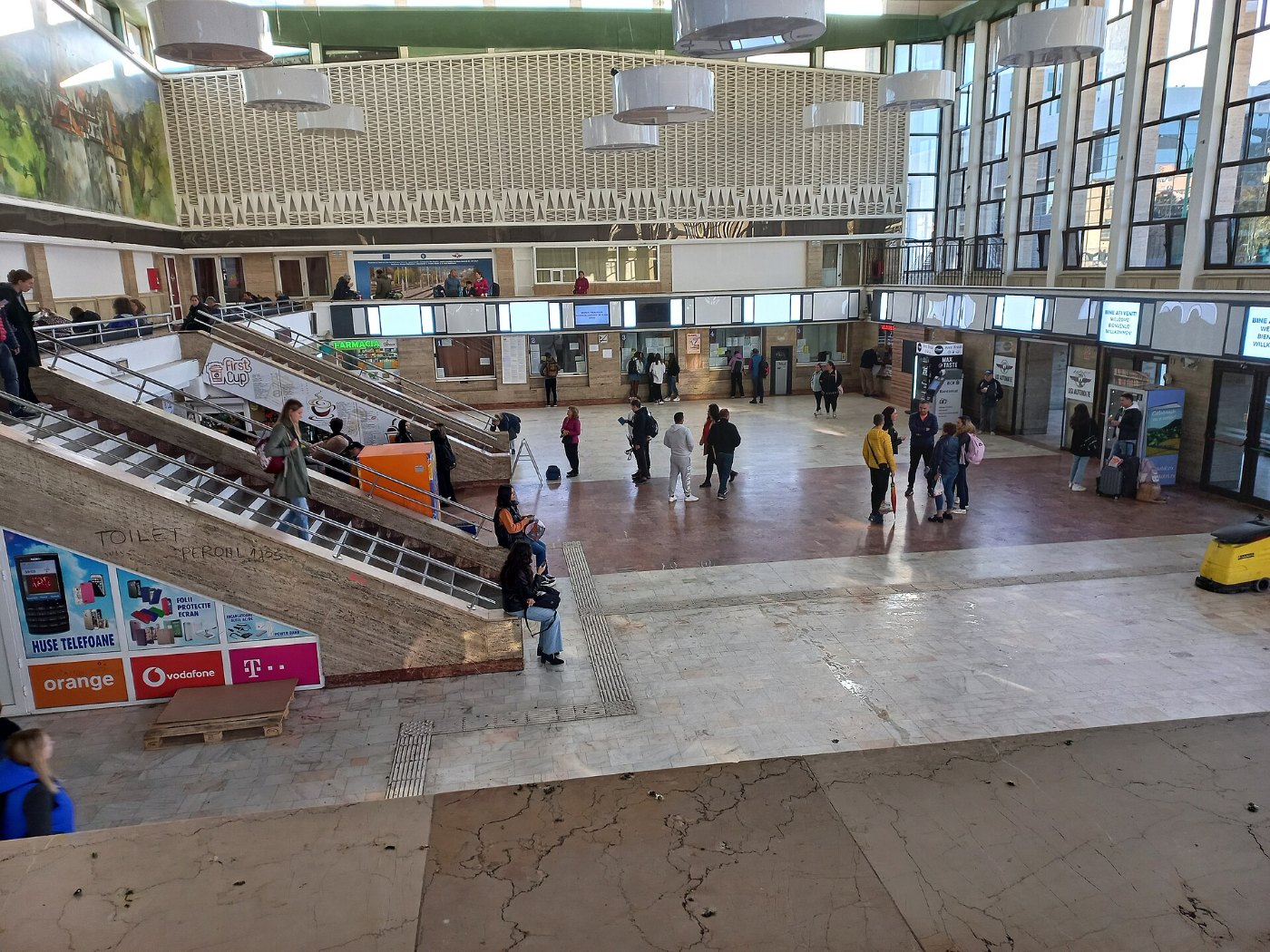 Historische Bahnhofshalle in Brașov