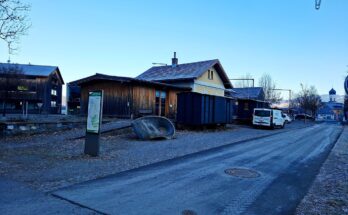 Bahnhof Andelsbuch mit stillgelegter Strecke