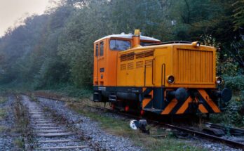 Diesellok im Bahnhof Schönau