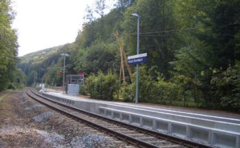 Erneuerter Bahnsteig der Haltestelle Bronnbach