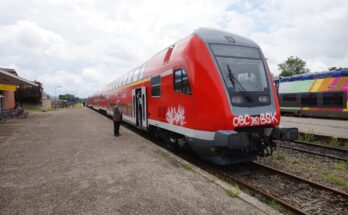 Doppelstockzug im Bahnhof Wissembourg