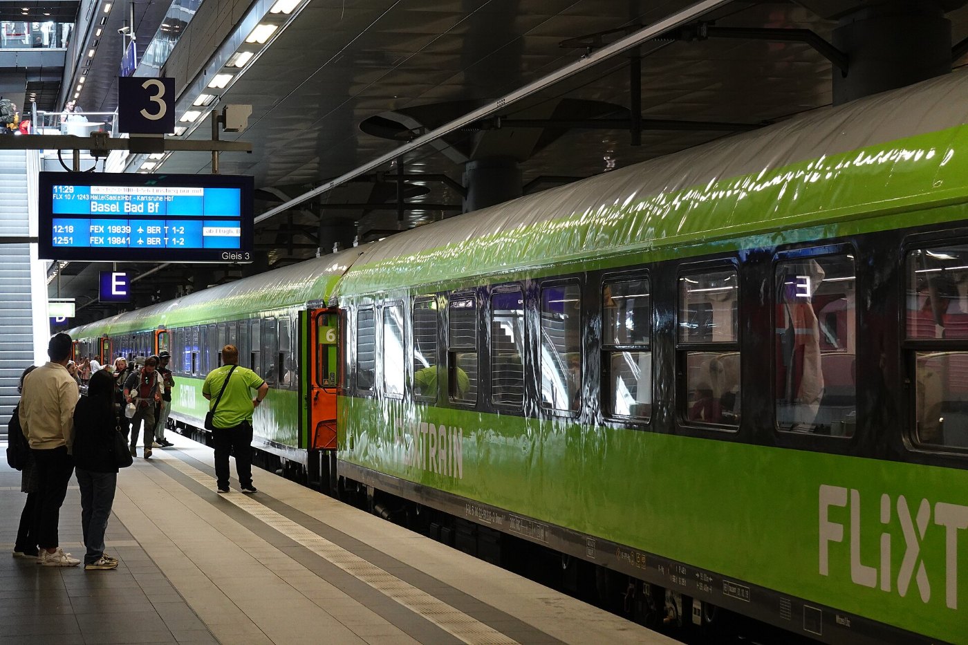 Flixtrain im Berliner Hauptbahnhof