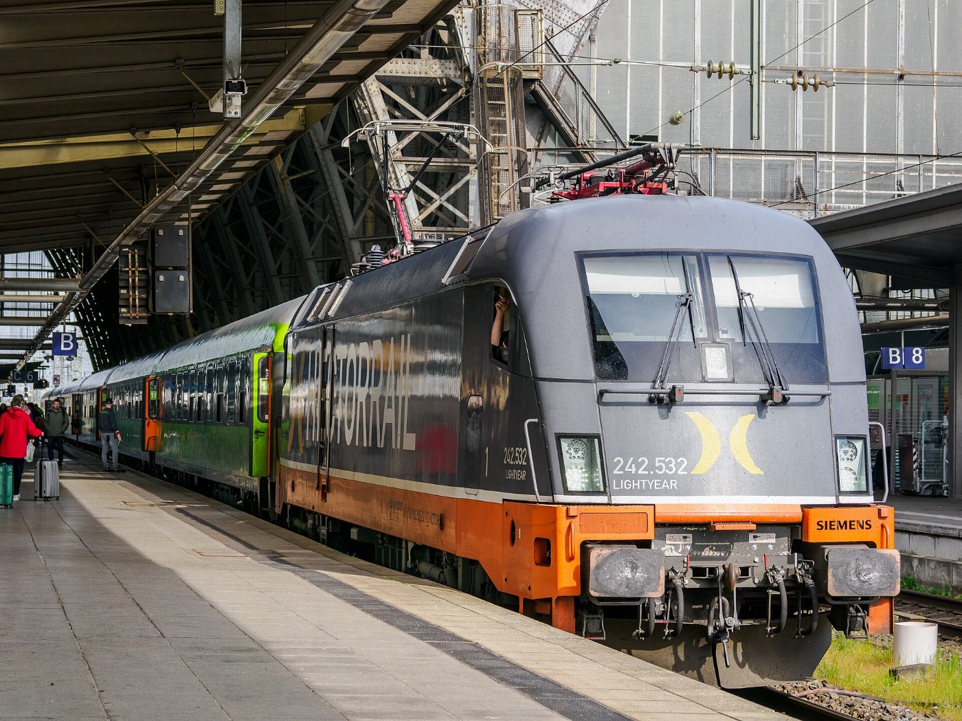 Hector-Rail-Lok mit Flixtrain in Bremen