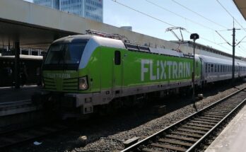 Vectron mit Flixtrain im Hannoveraner Hauptbahnhof