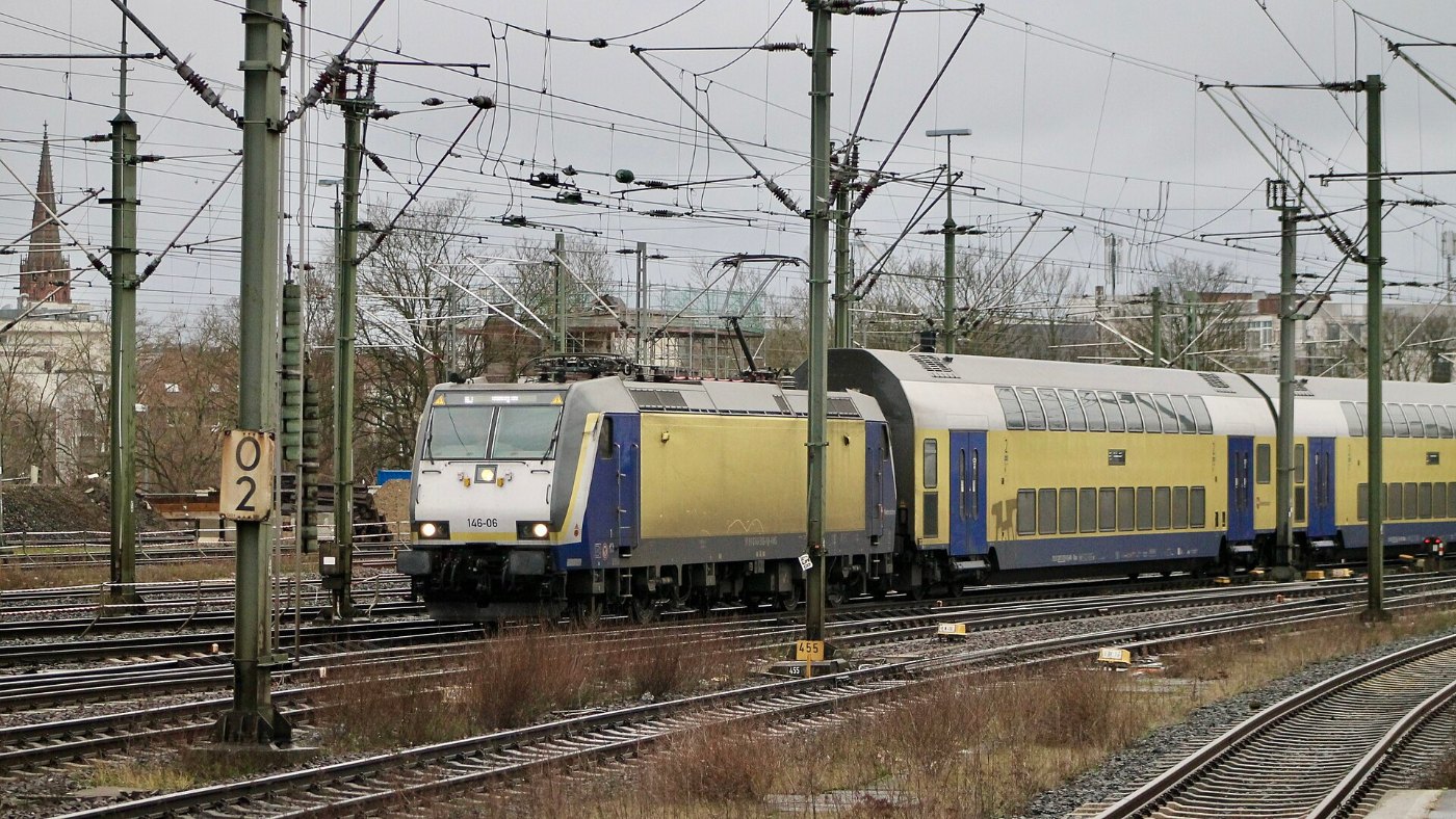 Metronom mit Baureihe 146 im Hannoveraner Hauptbahnhof