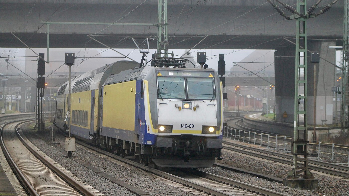 Metronom mit Baureihe 146 in Hamburg-Harburg