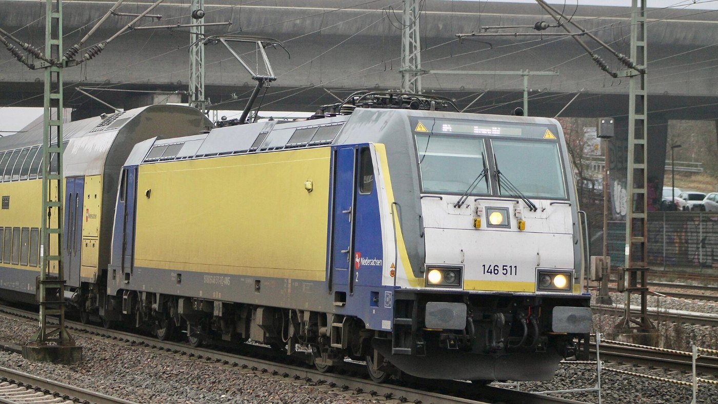 Metronom mit Baureihe 146.5 in Hamburg-Harburg